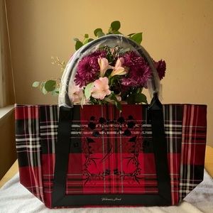 🌹 VICTORIAS’S SECRET RED PLAID TOTE🌹 NWT🌹